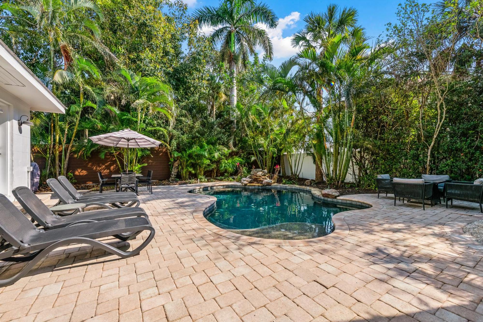 Sandy Pants - Designer Beach Chic Home Steps To Beach Backyard Oasis W Heated Pool Anna Maria Eksteriør billede