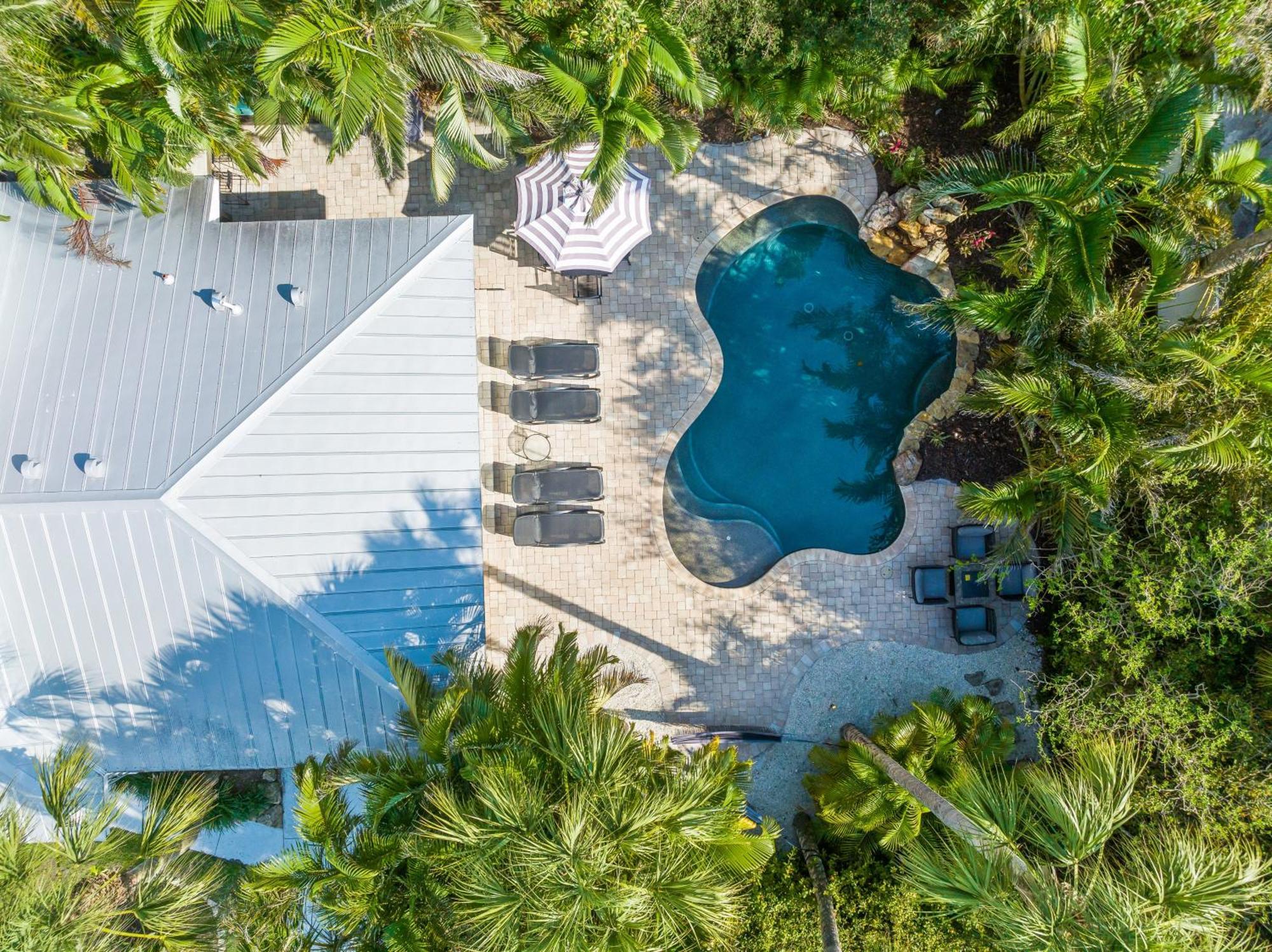 Sandy Pants - Designer Beach Chic Home Steps To Beach Backyard Oasis W Heated Pool Anna Maria Eksteriør billede
