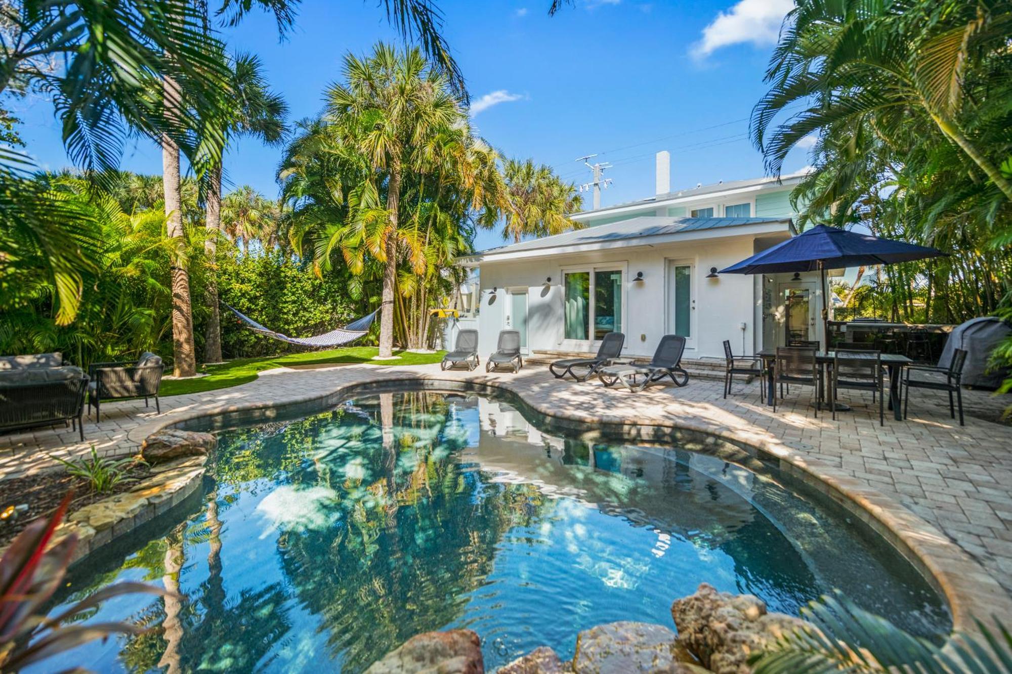 Sandy Pants - Designer Beach Chic Home Steps To Beach Backyard Oasis W Heated Pool Anna Maria Eksteriør billede